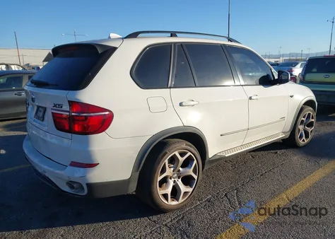 2011 BMW X5 xDrive35D z USA, uszkodzony, nr VIN 5UXZW0C56BL656748